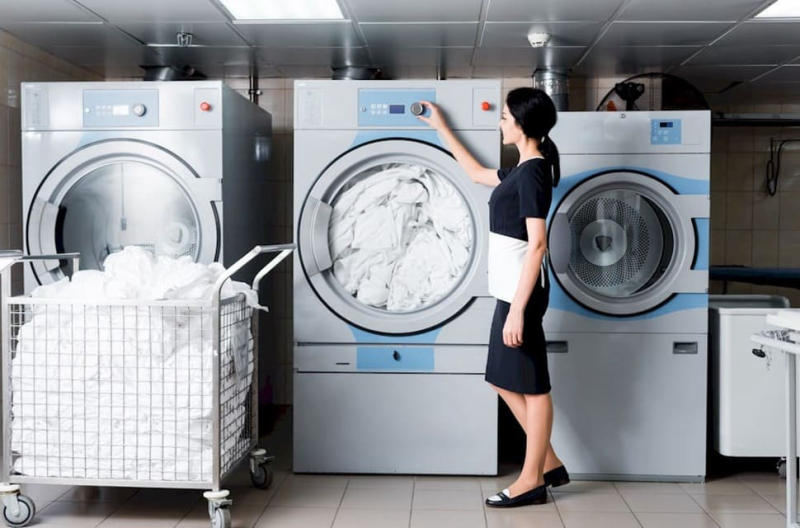 Máy giặt là công nghiệp được bọc thép chịu lực tốt để đáp ứng công suất làm việc liên tục.