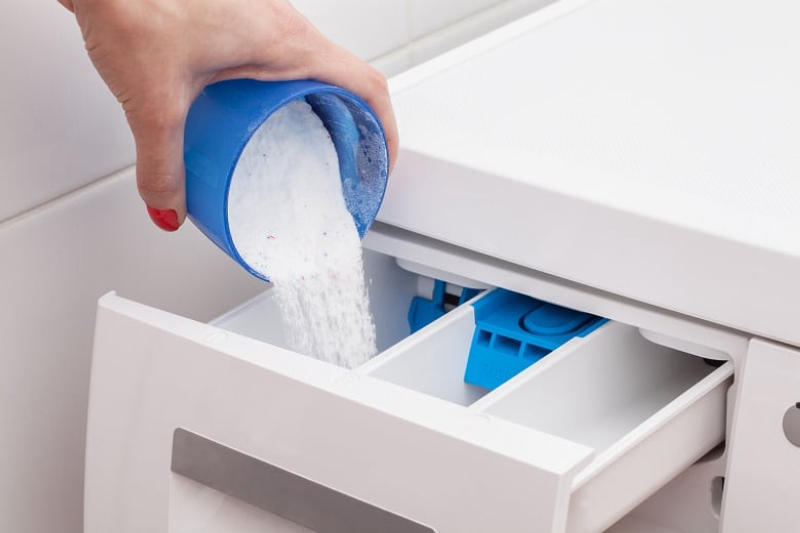 Với máy giặt cửa trên, bạn có thể tự do lựa chọn giữa sử dụng nước giặt và bột giặt